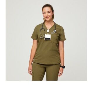 Women’s martini olive catrina one pocket scrub top